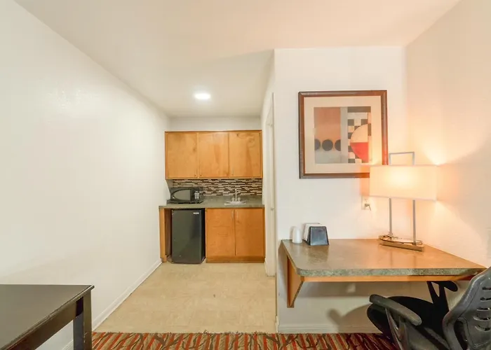 High Five Killeen-forthood Hotel